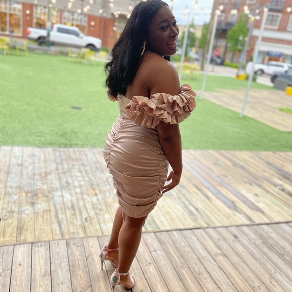 Plus Satin Ruffle Shoulder Ruched Mini Dress - Picture 3 of 3